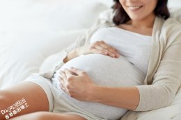 经常抚摸胎儿可促进宝宝智力发育